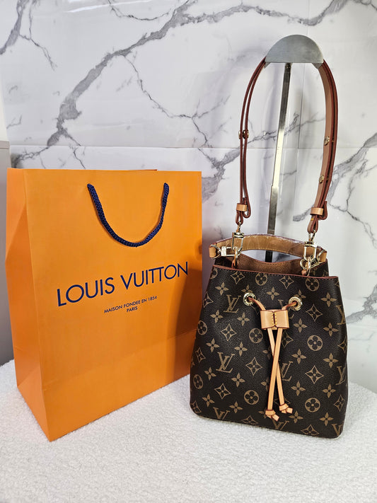 Louis Vuitton NeoNoé MM Monogram Canvas – Beige Detailing